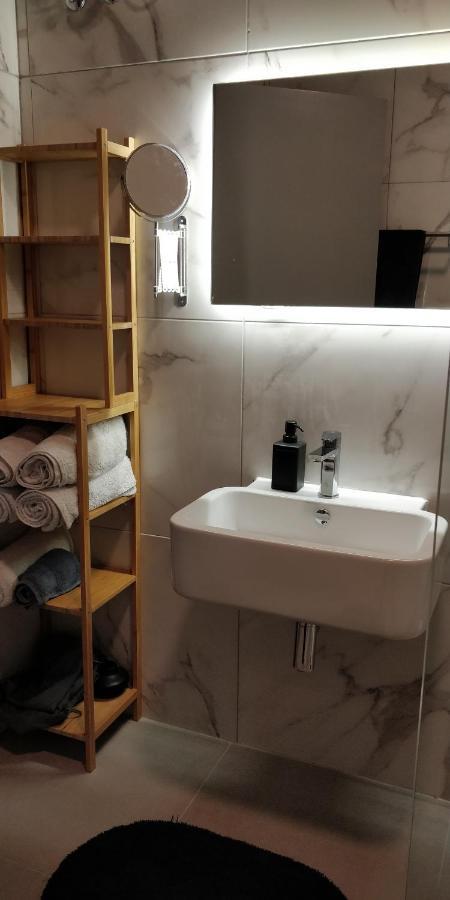 Pinewood Apartment Saint Julian's Ngoại thất bức ảnh
