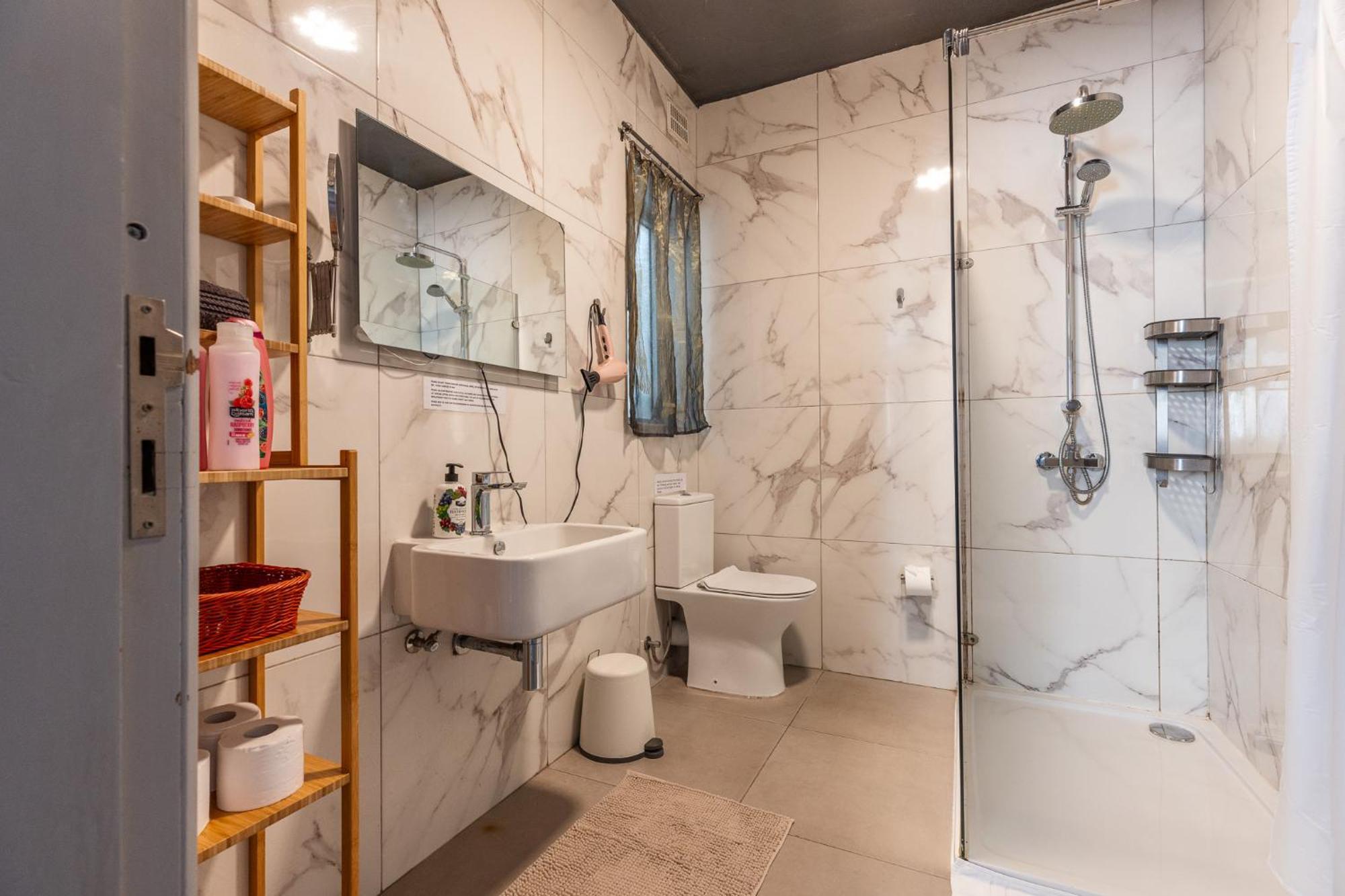Pinewood Apartment Saint Julian's Ngoại thất bức ảnh
