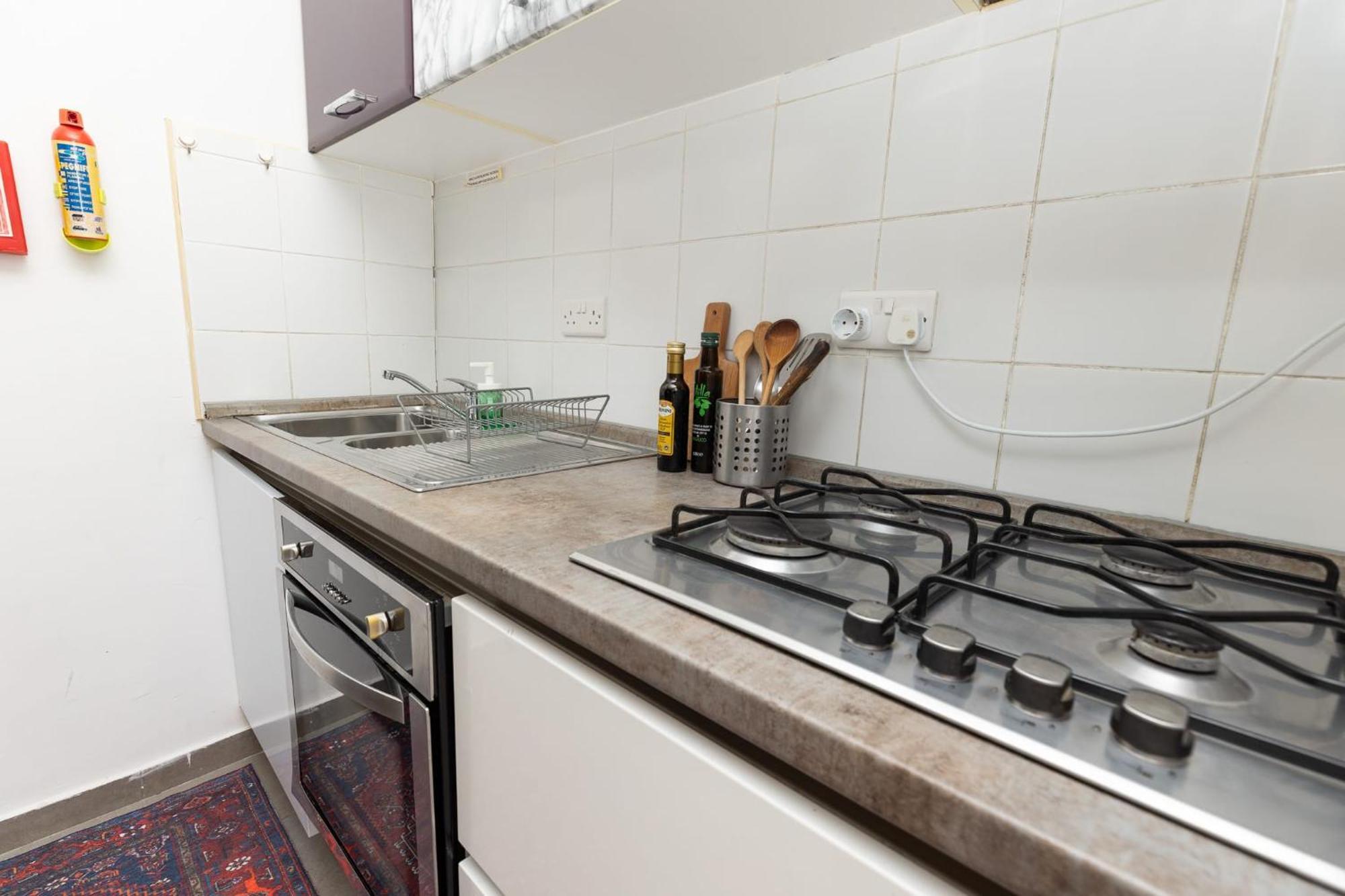 Pinewood Apartment Saint Julian's Ngoại thất bức ảnh
