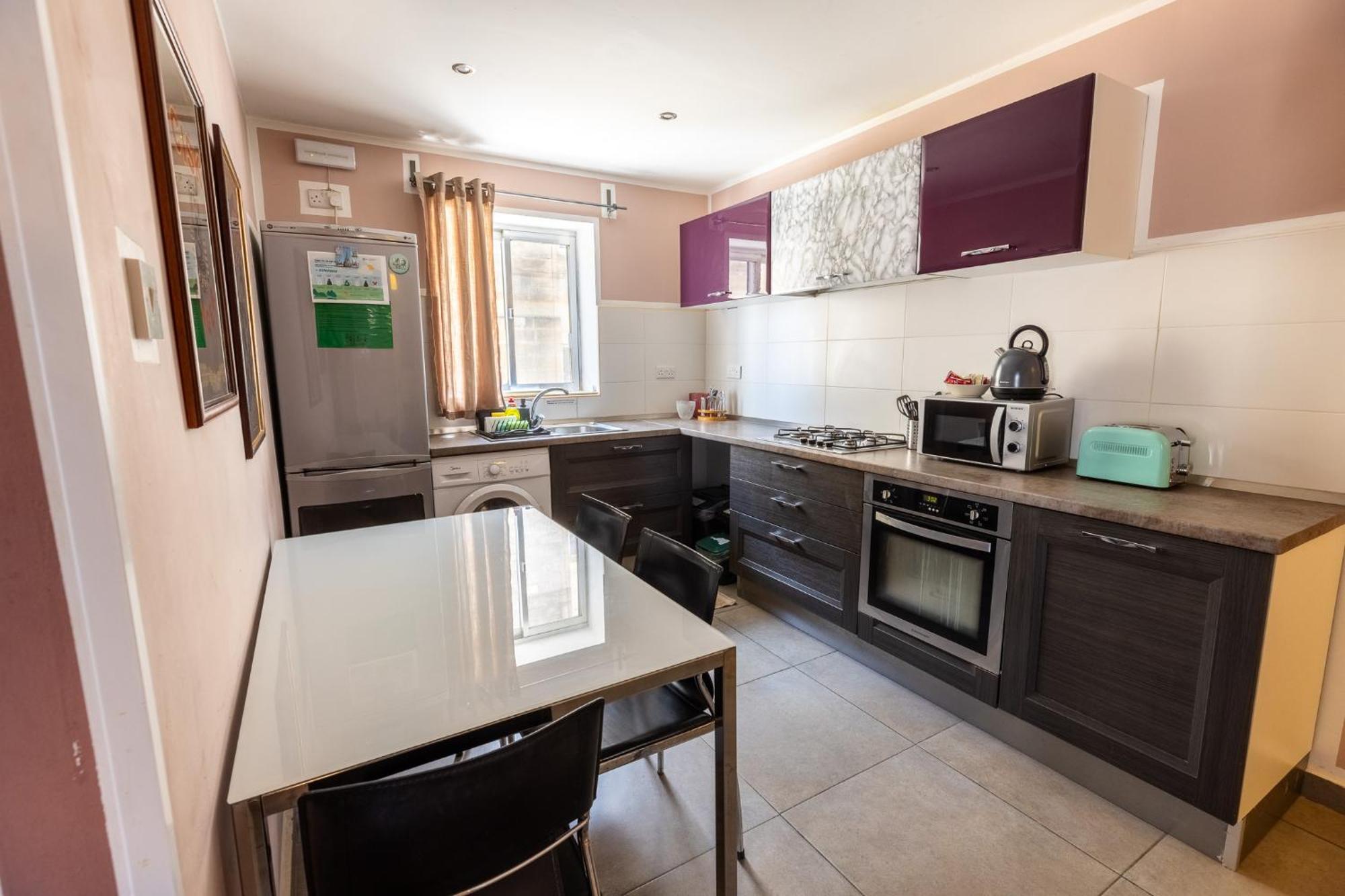 Pinewood Apartment Saint Julian's Ngoại thất bức ảnh